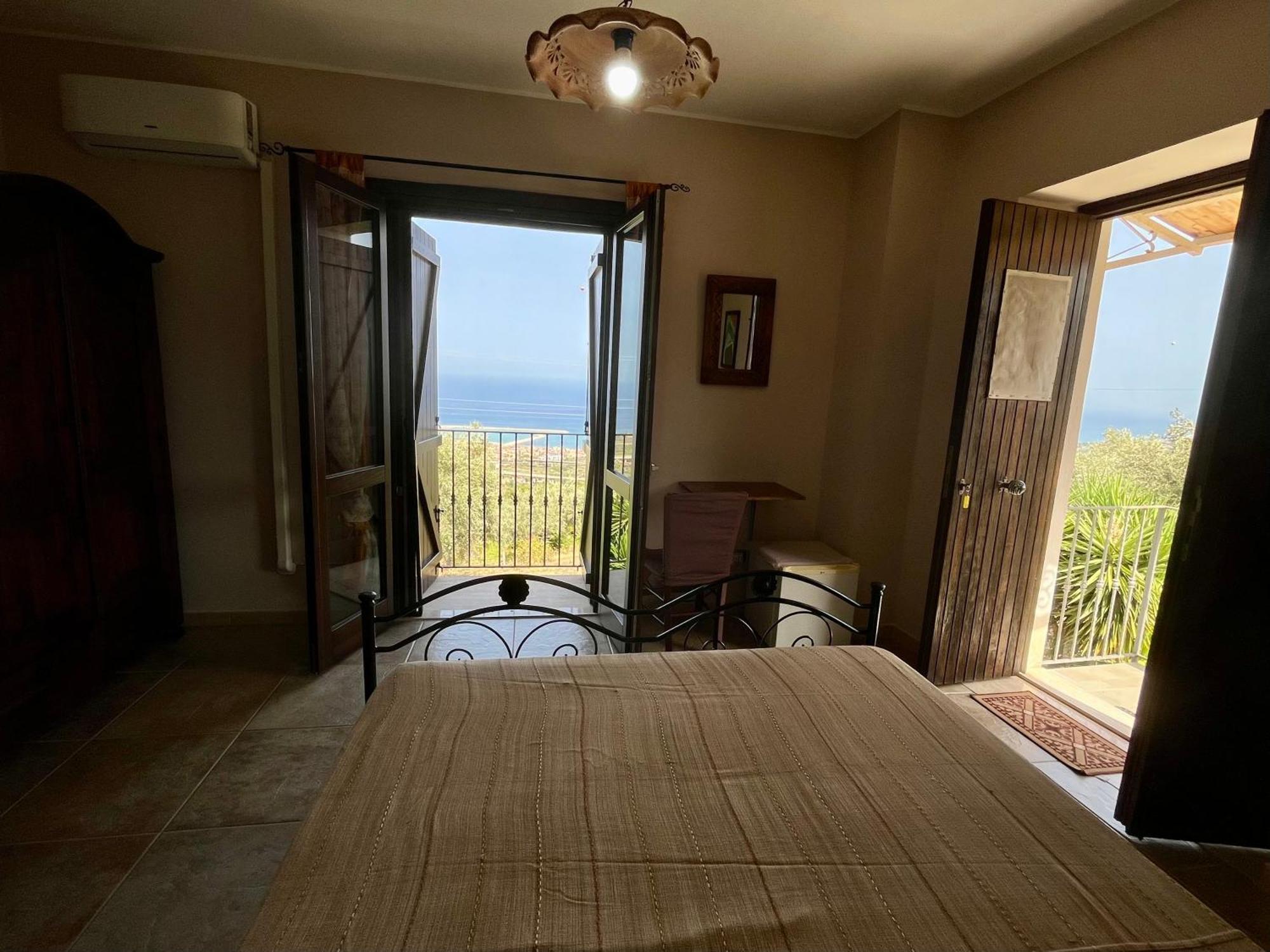 Agriturismo Serre SantʼAgata di Militello エクステリア 写真