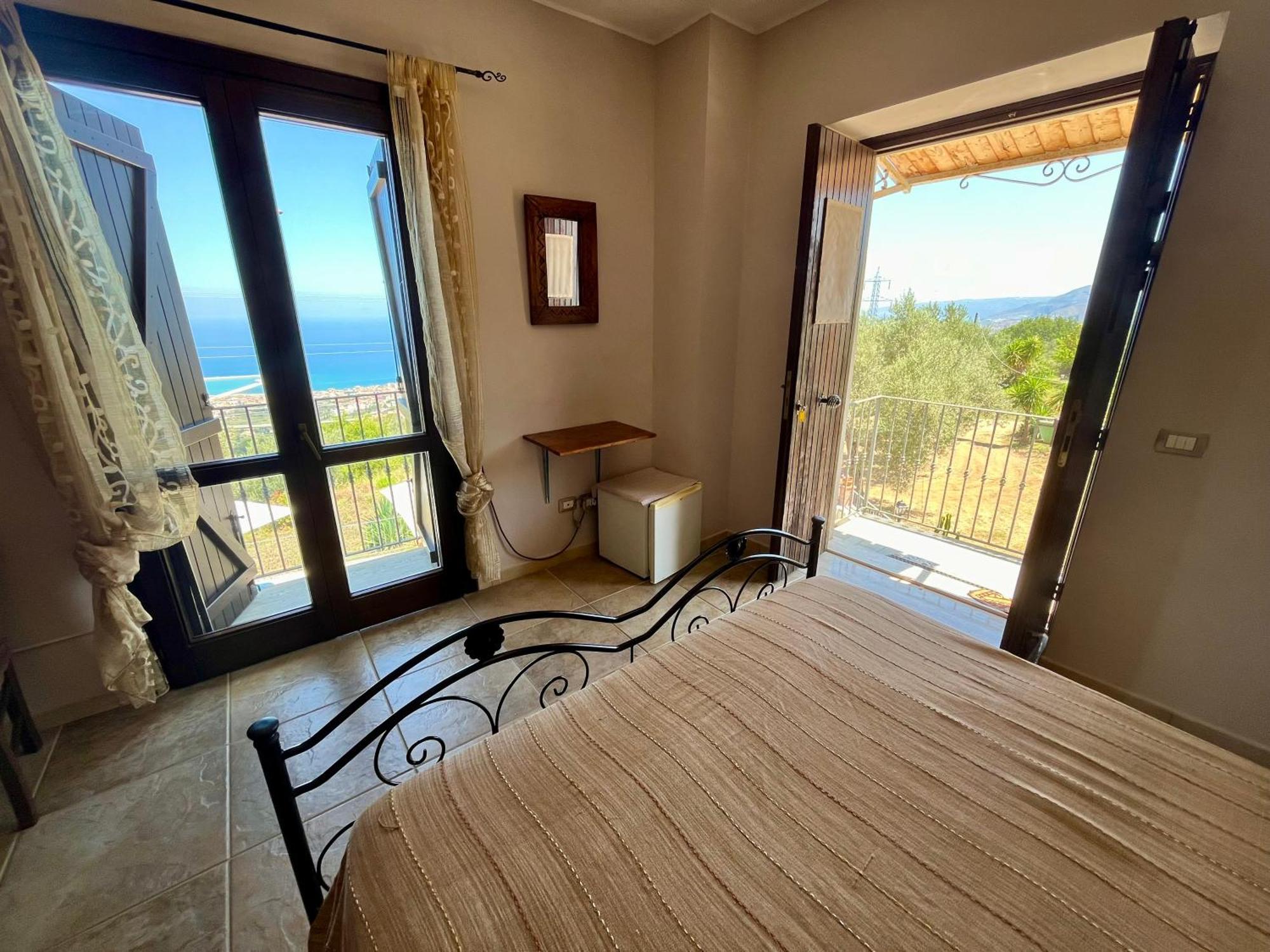 Agriturismo Serre SantʼAgata di Militello エクステリア 写真